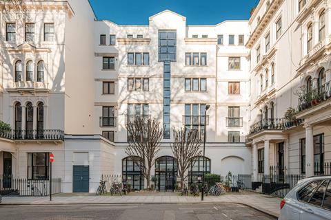 2 bedroom apartment to rent, Kensington Garden Square