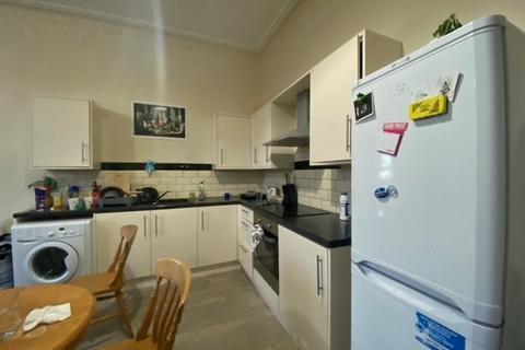 4 bedroom flat to rent - Lake Road, Portsmouth