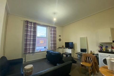 4 bedroom flat to rent, Lake Road, Portsmouth