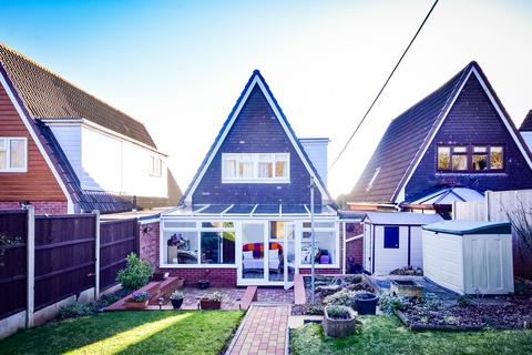 17 Giles Road, Lichfield, WS13 7JU