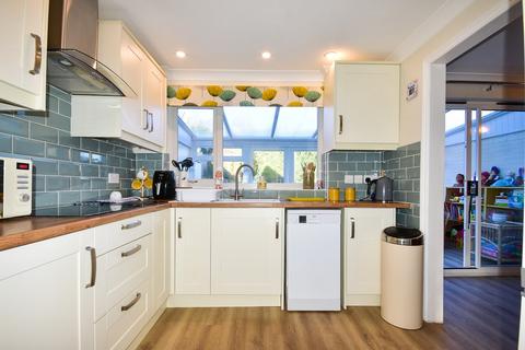 17 Giles Road, Lichfield, WS13 7JU
