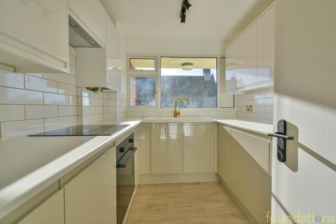 2 bedroom flat for sale, Cantelupe Road, Bexhill-on-Sea, TN40