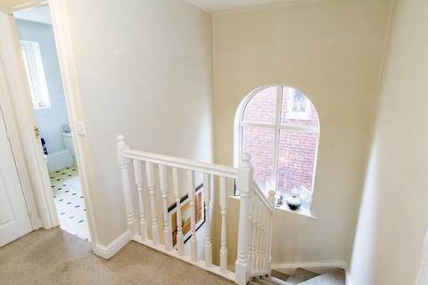 2 Burton Close, Lutterworth, LE17 4FJ