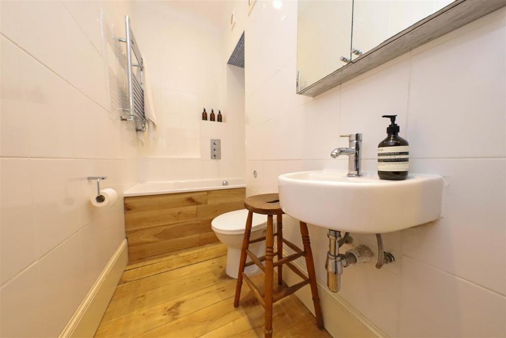 Nicholas james brunswick place bathroom .jpg