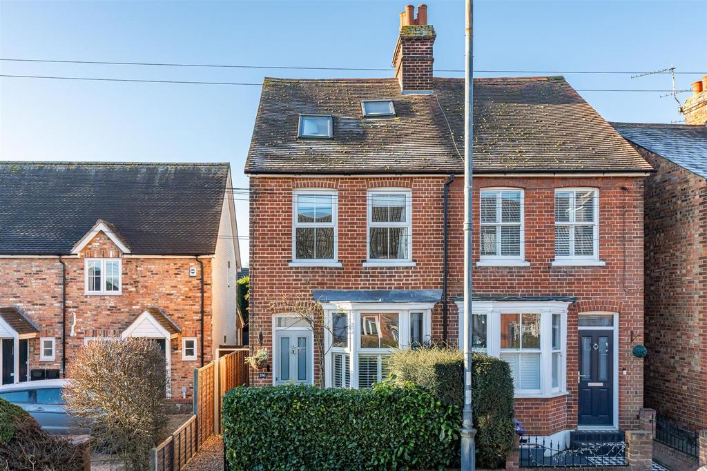 High Street, Codicote 3 bed semidetached house for sale £475,000