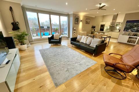 Wilmslow - 2 bedroom penthouse for sale