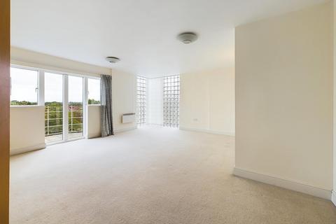 2 bedroom apartment for sale, Thomas More, Ruislip HA4