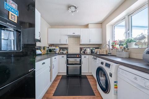 27 Grasshaven Way, London, SE28 8TJ