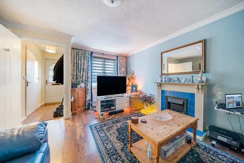 27 Grasshaven Way, London, SE28 8TJ