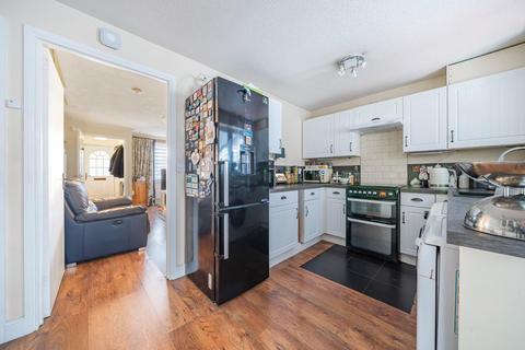 27 Grasshaven Way, London, SE28 8TJ