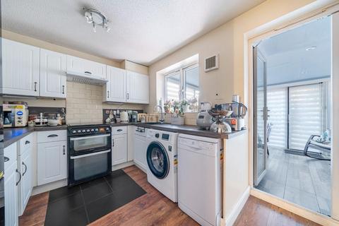 27 Grasshaven Way, London, SE28 8TJ