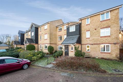 49 Dunnymans Road, Banstead, SM7 2BZ