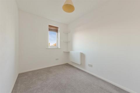 49 Dunnymans Road, Banstead, SM7 2BZ