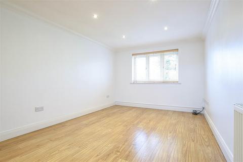 2 bedroom flat for sale, Marston Road, Hoddesdon EN11