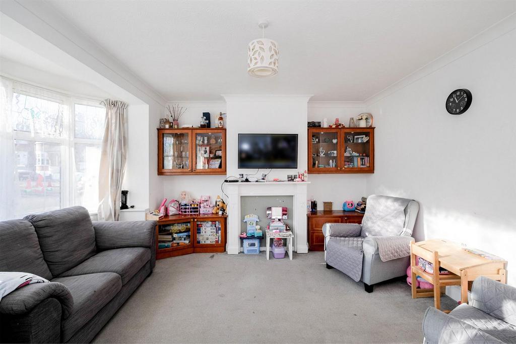 Woodview Avenue, Chingford 3 bed terraced house for sale £550,000