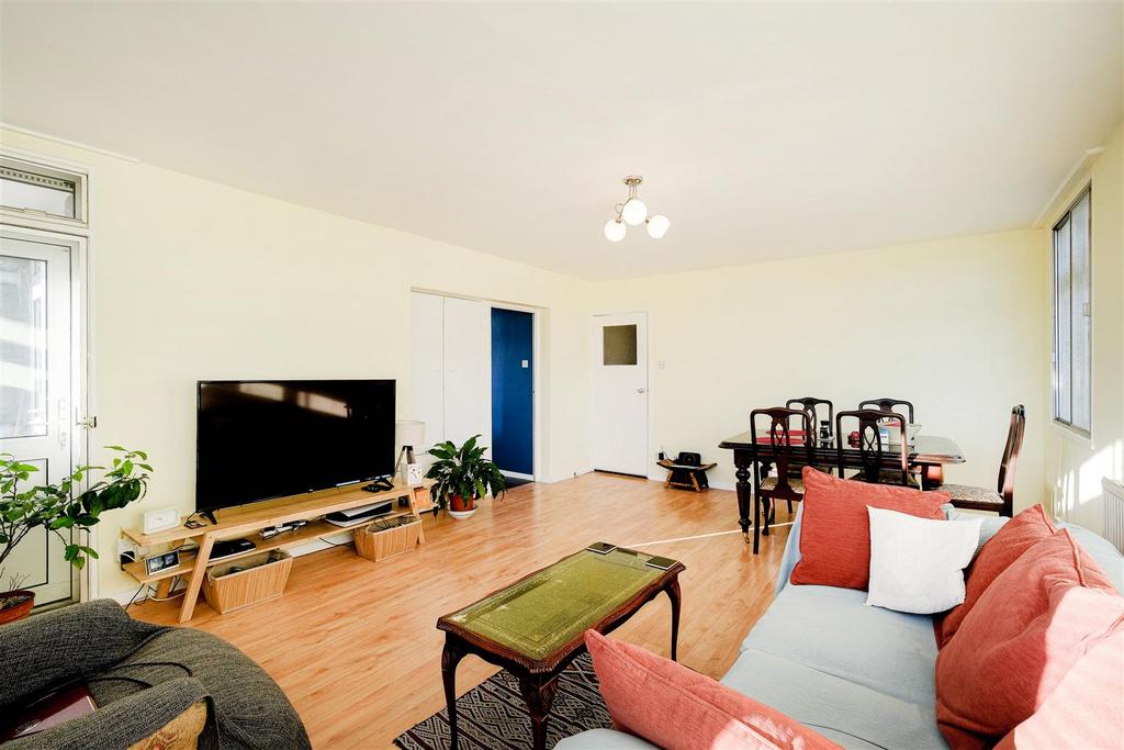 345 Snakes lane East-3.jpg