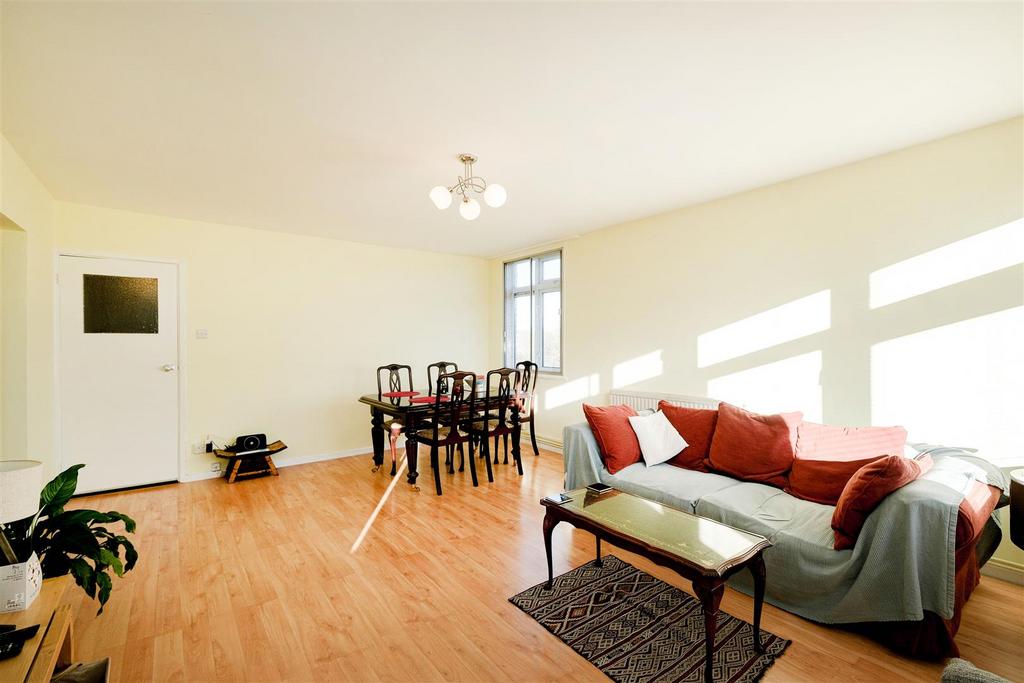 345 Snakes lane East-4.jpg