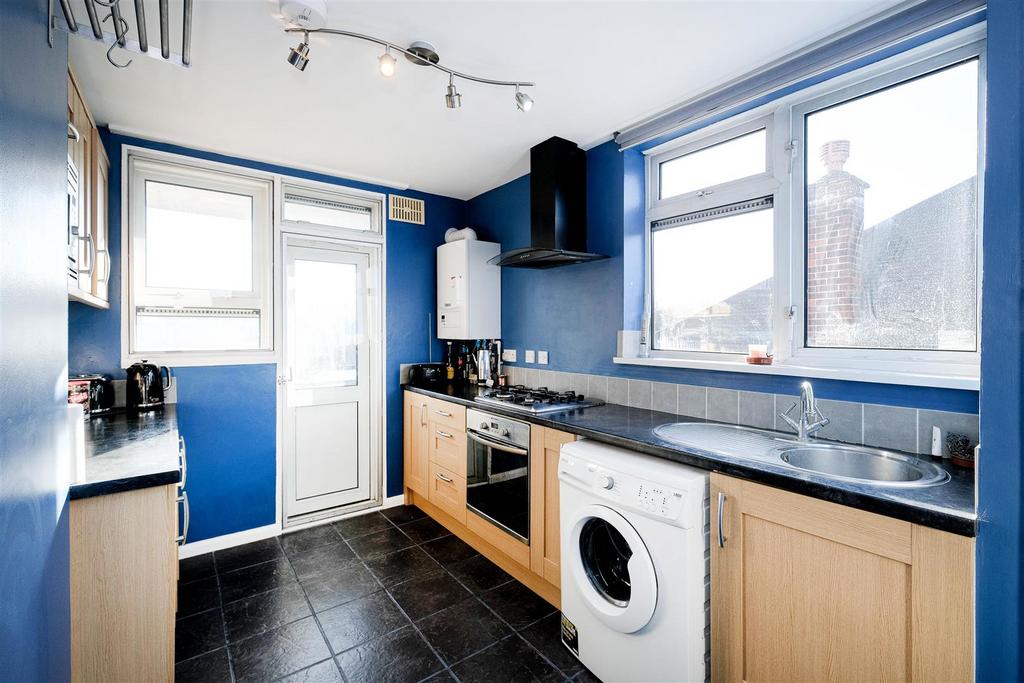 345 Snakes lane East-5.jpg