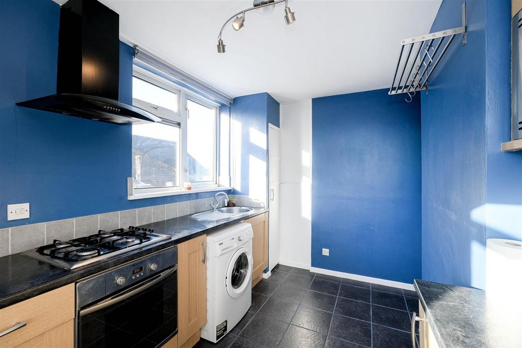 345 Snakes lane East-7.jpg