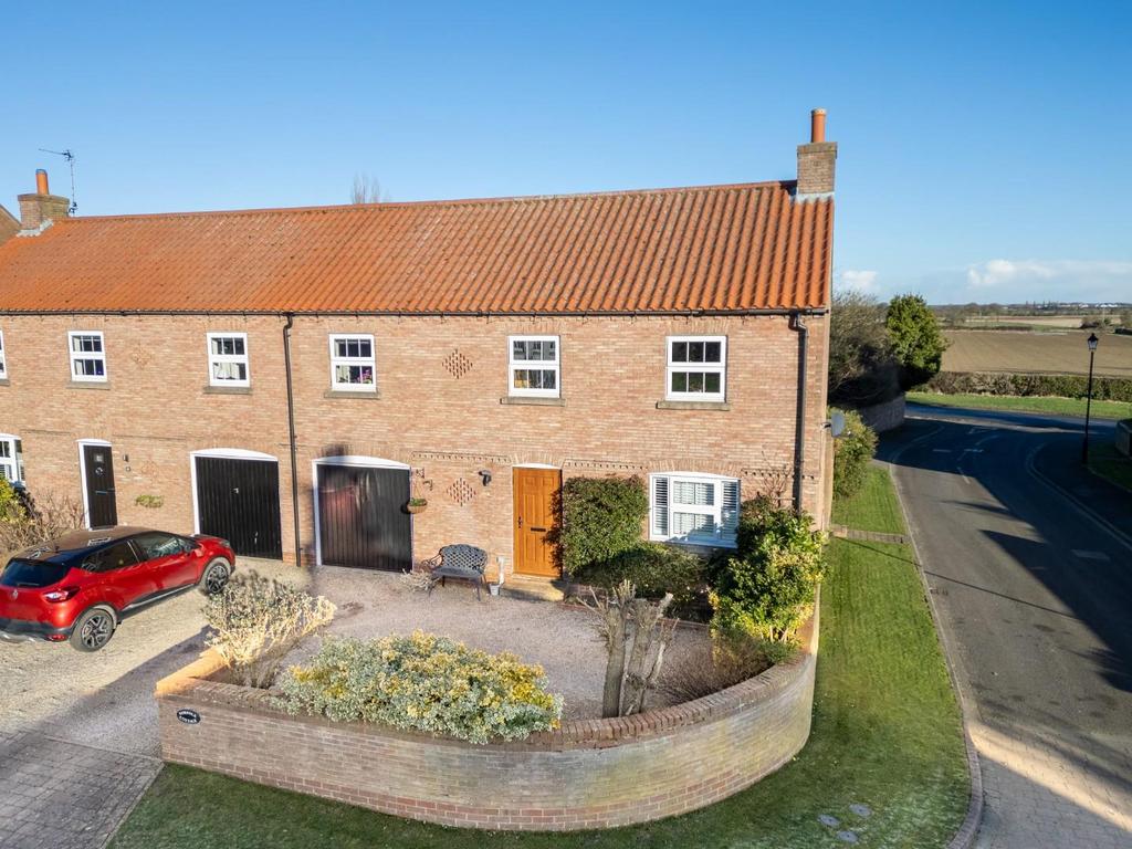 Manor Chase, Long Marston, York 3 bed semidetached house for sale £