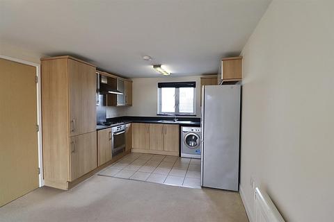 2 bedroom flat for sale, 2 Bed Apartment with GARAGE, Upton