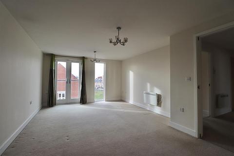 2 bedroom flat for sale, 2 Bed Apartment with GARAGE, Upton