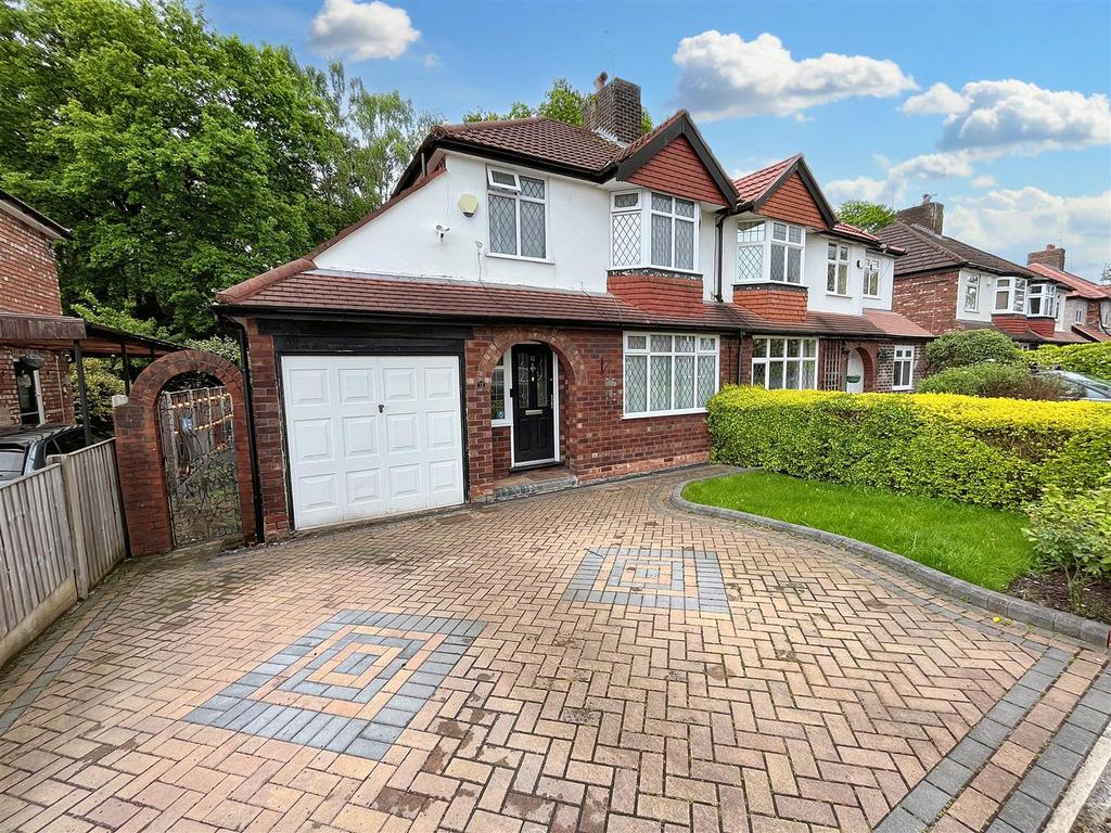Arcadia Avenue, Sale 3 bed semidetached house for sale £450,000