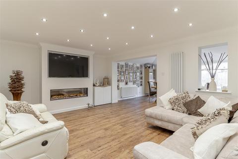 8 Beech Walk, Adel, Leeds, LS16 8NY