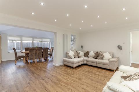 8 Beech Walk, Adel, Leeds, LS16 8NY