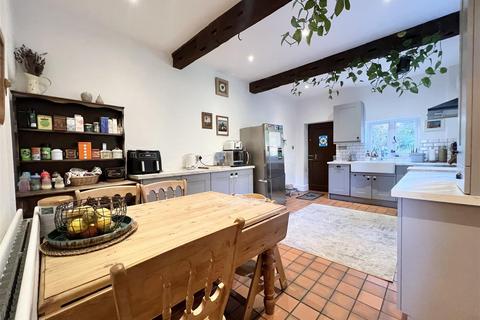 Sebright Cottage Blakeshall, Wolverley, Kidderminster, DY11 5XW