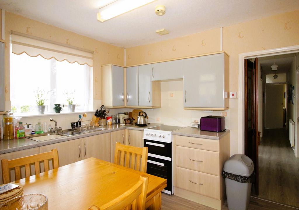 Spitzkop, Llantwit Major, CF61 3 bed bungalow for sale £280,000