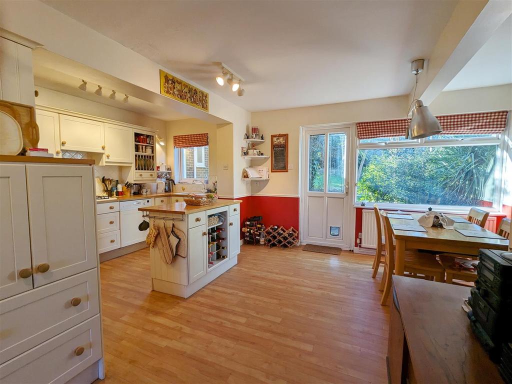 Kitchen/Breakfast Room