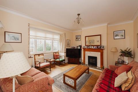 25 Ridgeway, Epsom, KT19 8LD