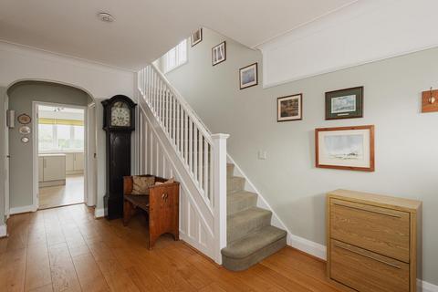 25 Ridgeway, Epsom, KT19 8LD