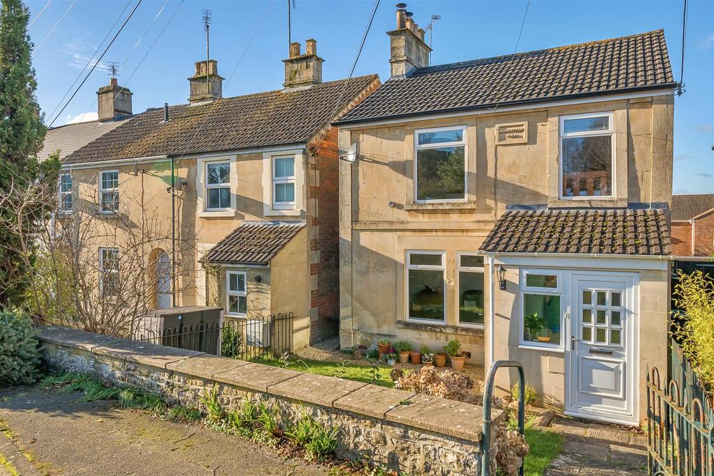 Lowden, Chippenham 4 bed detached house for sale £375,000
