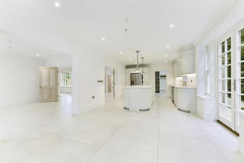5 bedroom detached house for sale, The Avenue, Tadworth