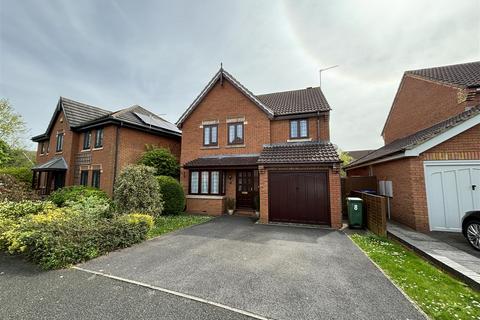 4 bedroom detached house for sale, Clarence Road, Chippenham SN14