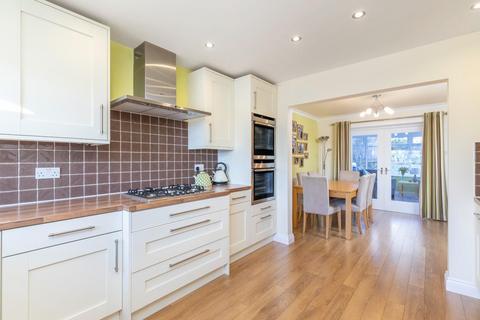 54 Birchdale, Bingley, BD16 4SE