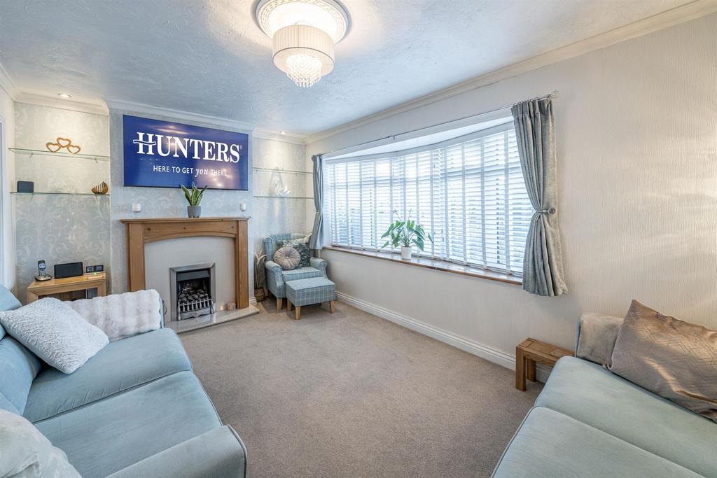 Elmwood Road, Wordsley, DY8 5JL 3 bed semidetached house for sale £