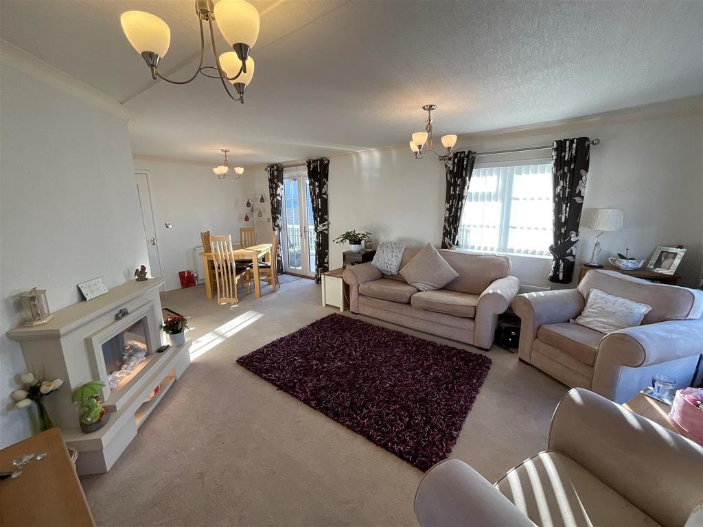 Elm Way, Hayes Country Park... 2 bed park home £230,000