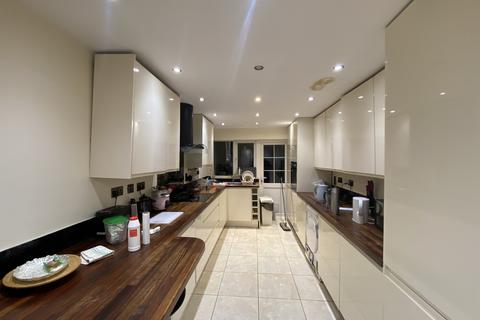 3 bedroom flat for sale, Renters Avenue, Hendon, NW4