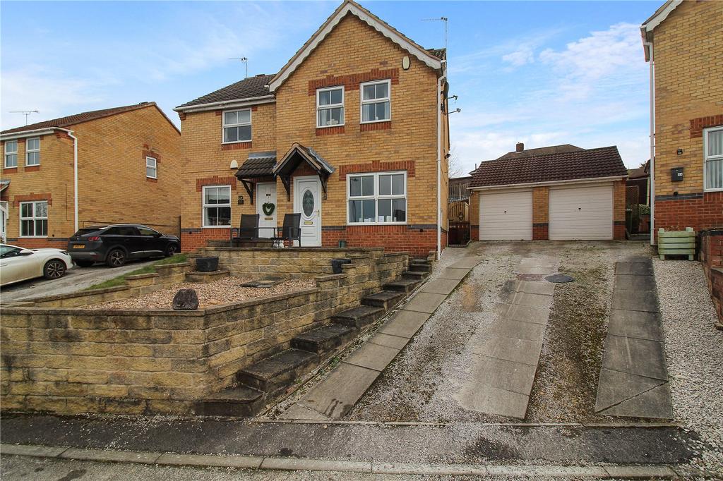 Bolsover, Derbyshire S44 3 bed semidetached house for sale £175,000