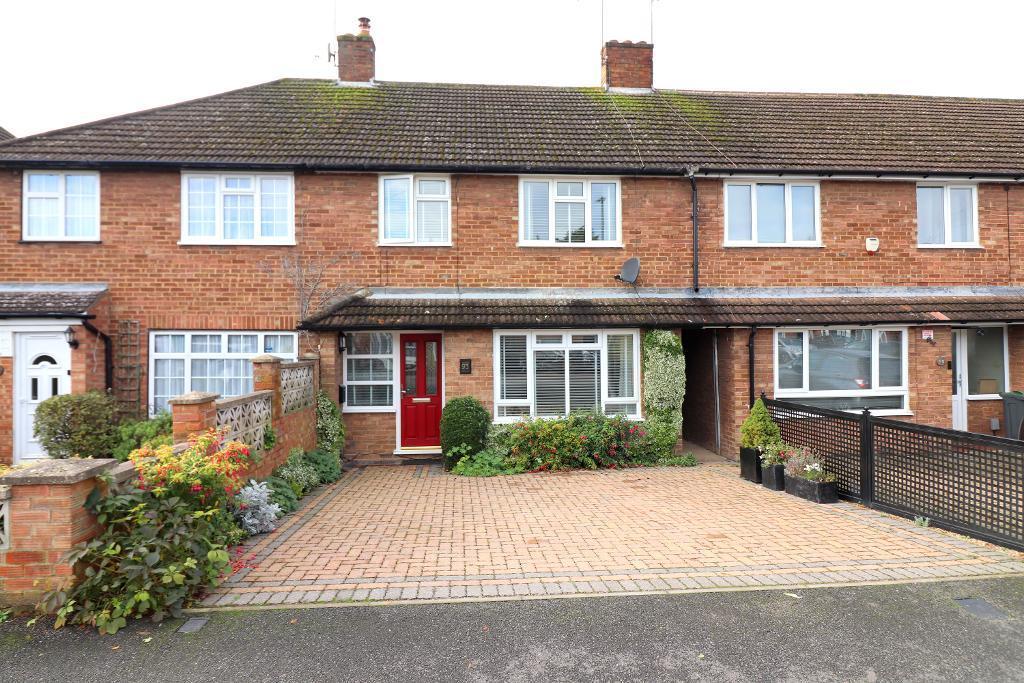 Luton LU4 4 bed terraced house for sale £365,000