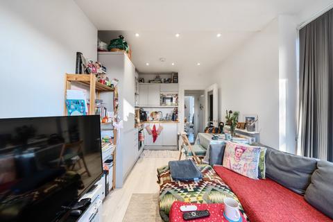 1 bedroom apartment for sale, Lewisham Way, London, SE14