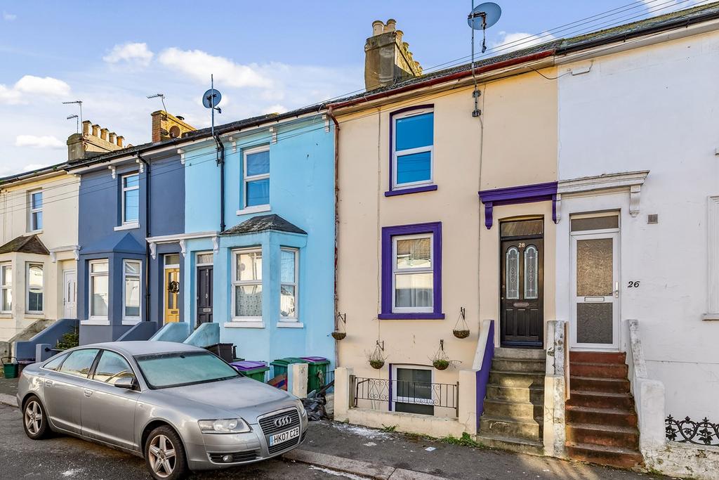 Queen Street, Folkestone, CT20 3 bed terraced house for sale £220,000