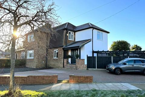 4 bedroom semi-detached house for sale, Charterhouse Road, Orpington