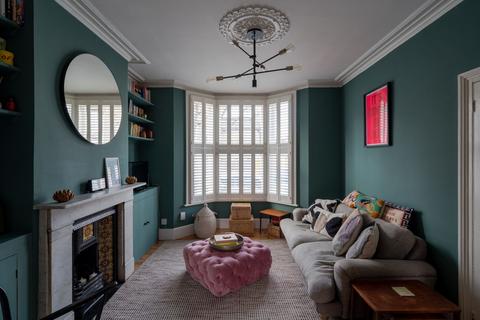 3 Napier Road, London, E11 3JJ