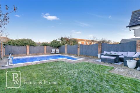 34 Lowefields, Earls Colne, Colchester, CO6 2LH