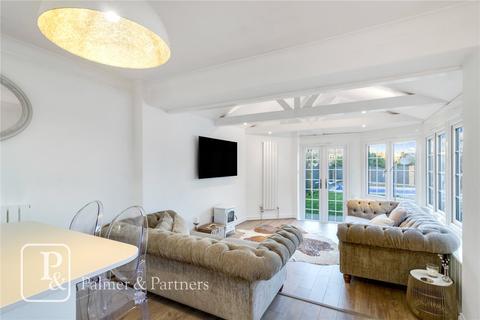 34 Lowefields, Earls Colne, Colchester, CO6 2LH