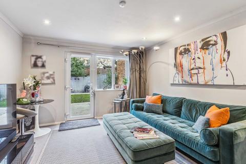 2 Oak Path, Bushey, WD23 4UJ